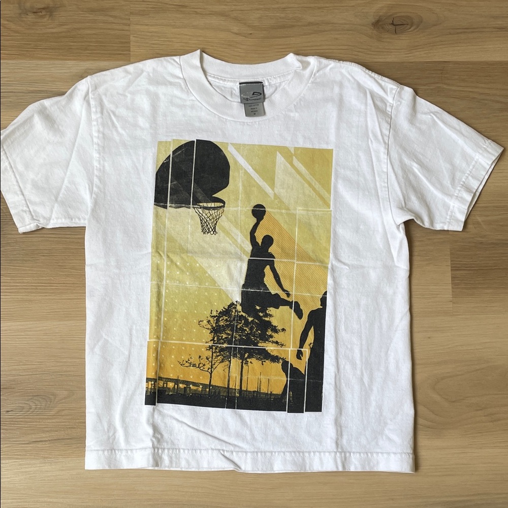 Champion -  Boys White Graphic Basketball Tee - Size M